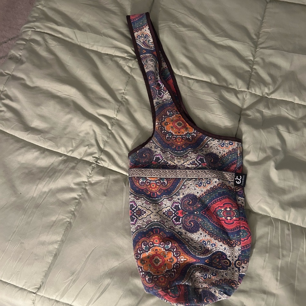 Elegant Paisley Shoulder Bag